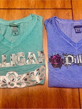 2 Womens Graphic V-Neck Tee - Teal and Lavender